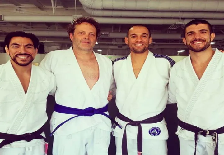Vince Vaughn receiving his BJJ blue belt at the Gracie Academy